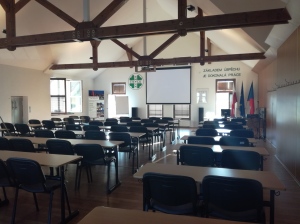 Pro účely seminářů a školení nabízíme pronájem přednáškového sálu v Hradci Králové.